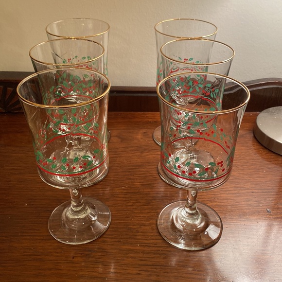 Vintage 1985 & 1986 Arby’s Christmas Collection Glasses - Picture 5 of 5
